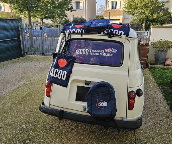 Le Geckos des Dunes participeront au 4L Trophy dans cette voiture