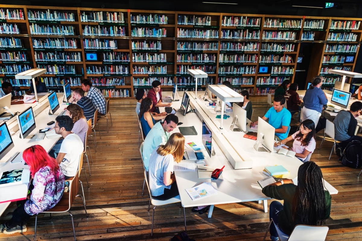 des étudiants en master, un diplôme universitaire reconnu par l'Etat